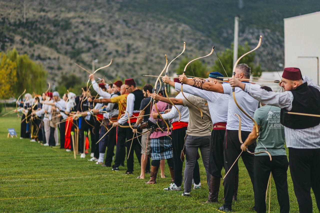 FOTO | Suljo Cikotić: Mostar pokazuje ljepotu i tradiciju kroz streličarstvo