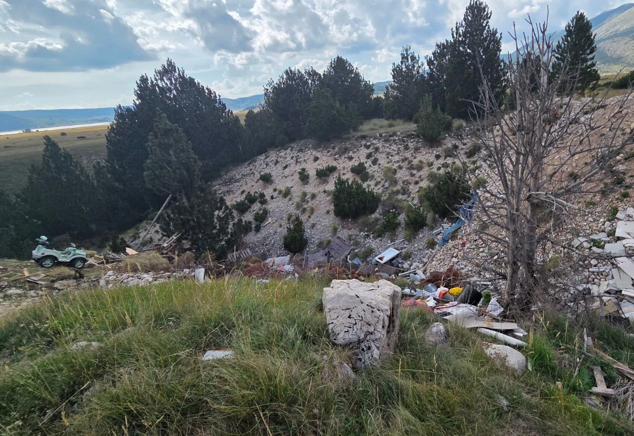 Blidinje se pretvara u divlju deponiju i off-road stazu