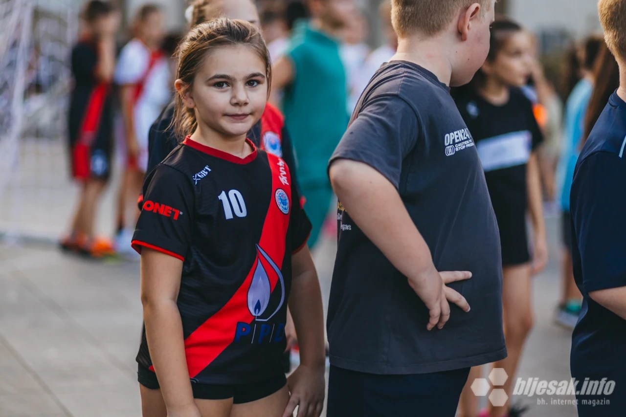 Mini rukomet za djecu ispred Kosače u Mostaru