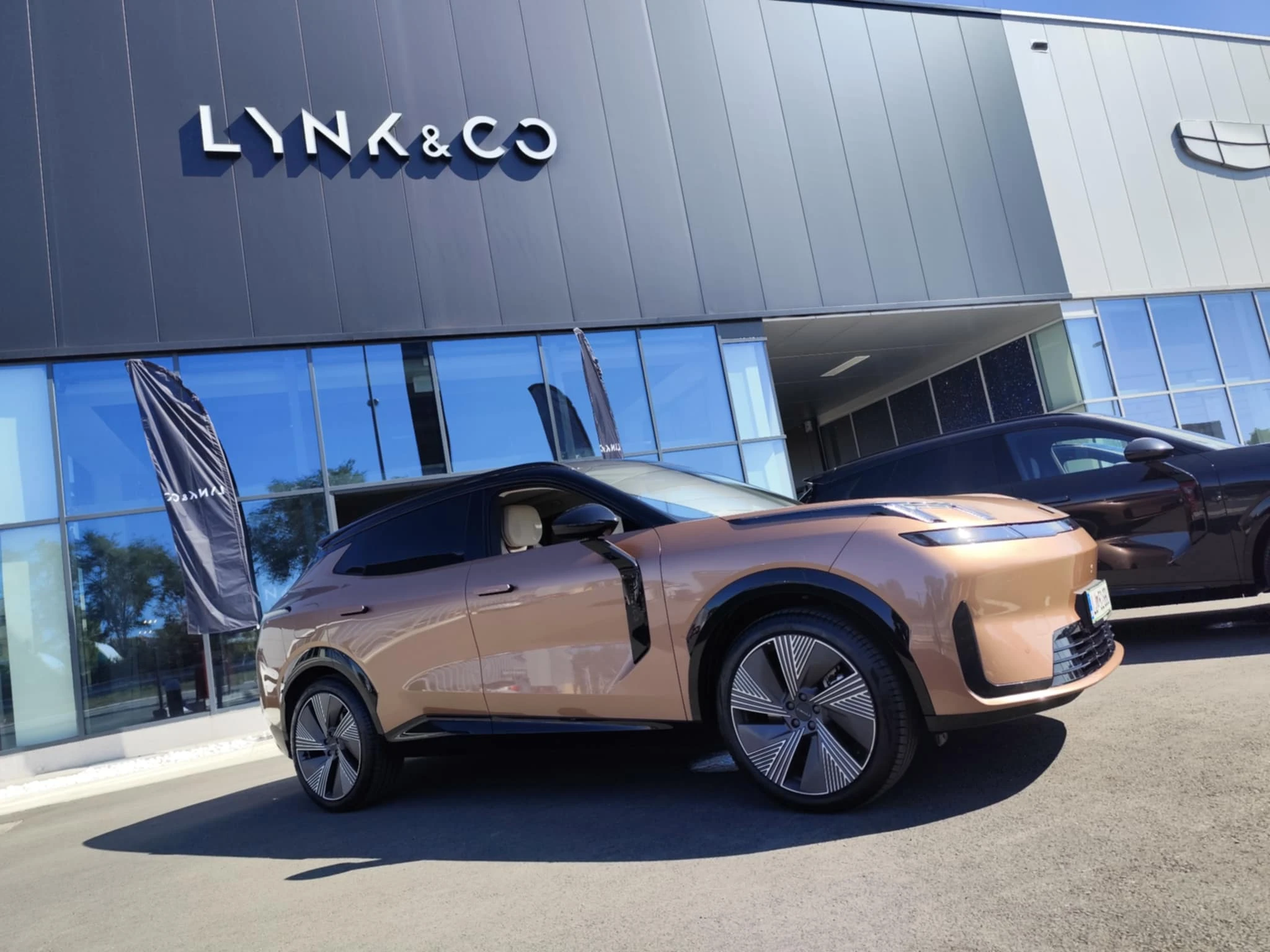 Lynk & Co 08: Plug-in hibrid s 1.100 km dometa kreće u osvajanje regije