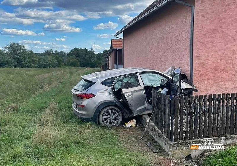 Jedna osoba smrtno stradala u teškoj prometnoj nesreći
