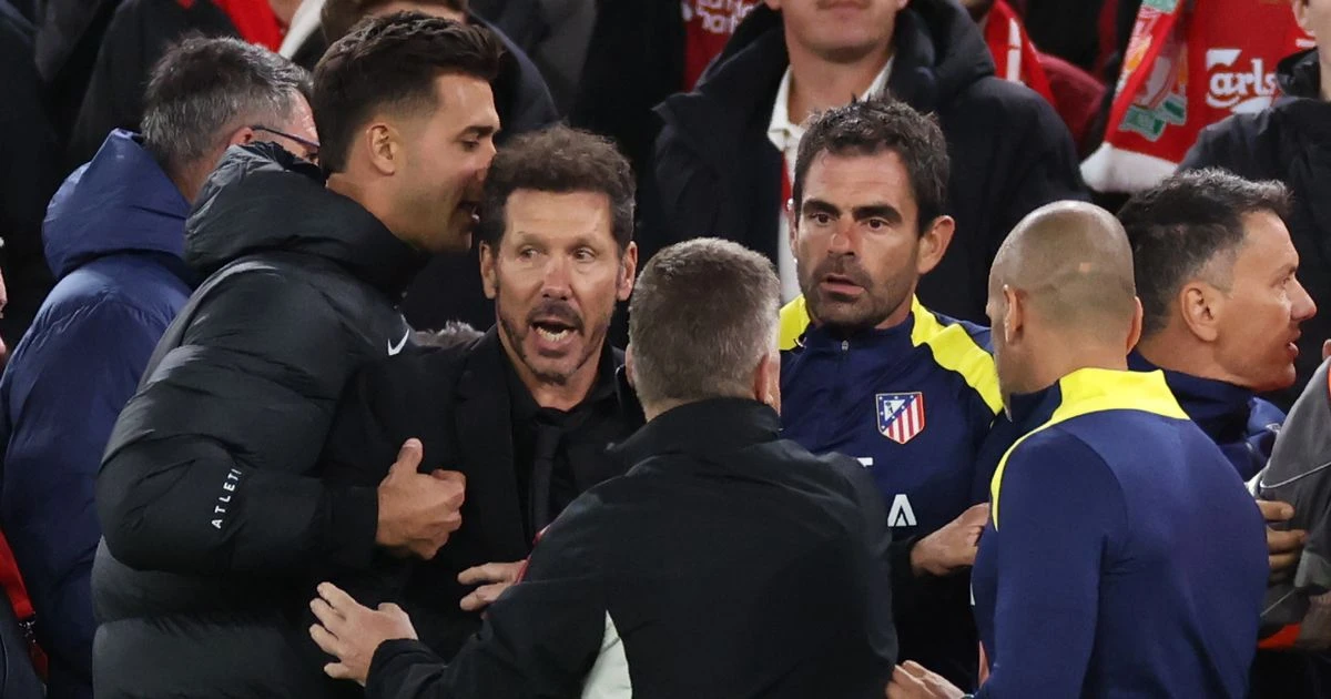 Kaos na Anfieldu, Simeone u sukobu s navijačima Liverpoola, na kraju isključen
