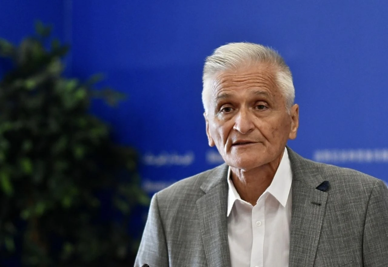 Trojka je nemoćna naspram SNSD-a