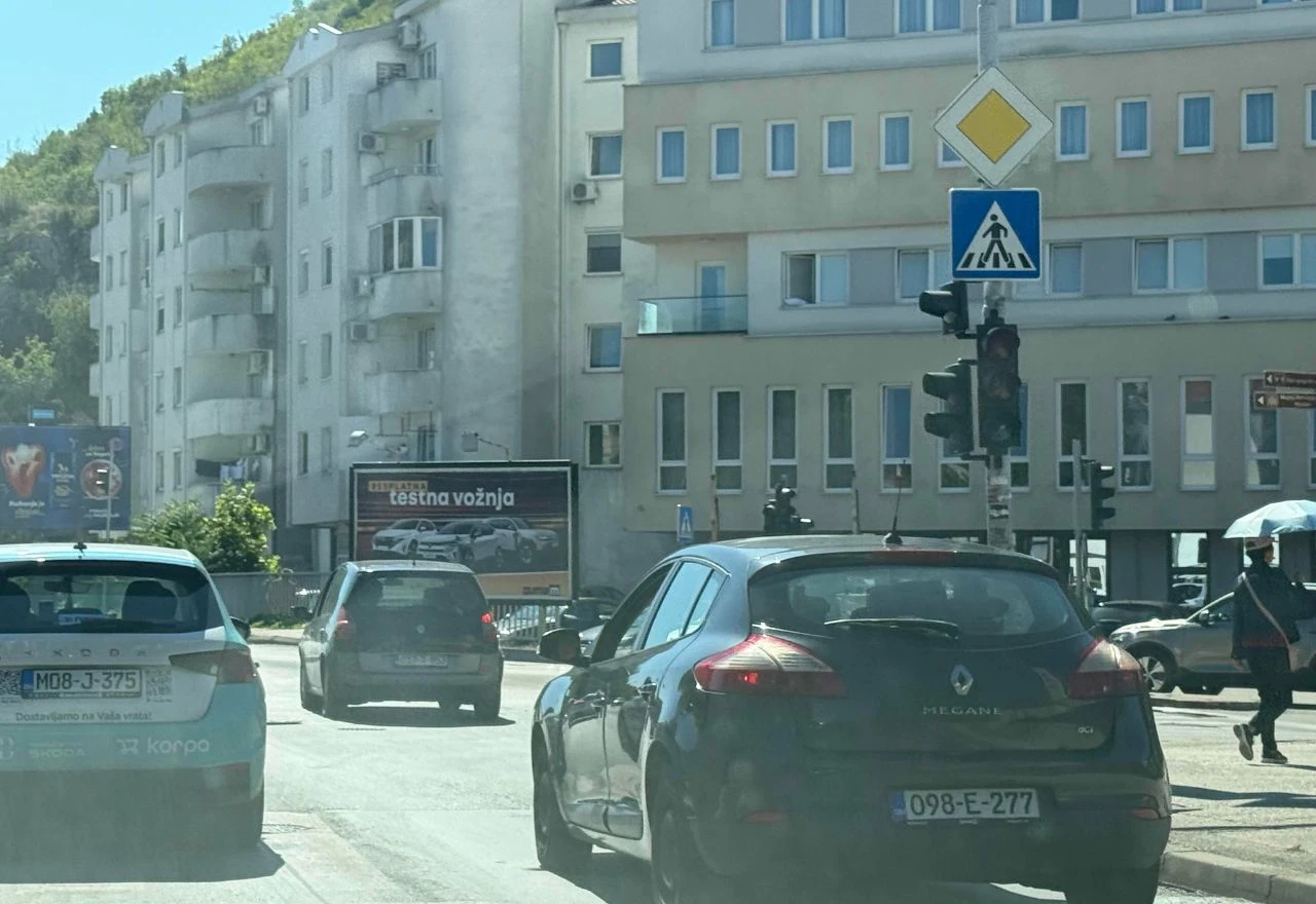 Opet problemi: Ne rade semafori na Bulevaru