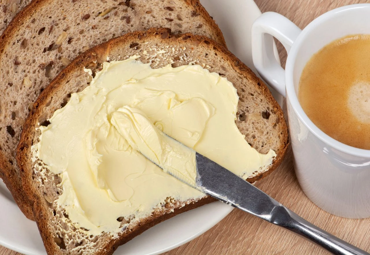 Znate li od čega se pravi margarin i zašto je toliko jeftin?