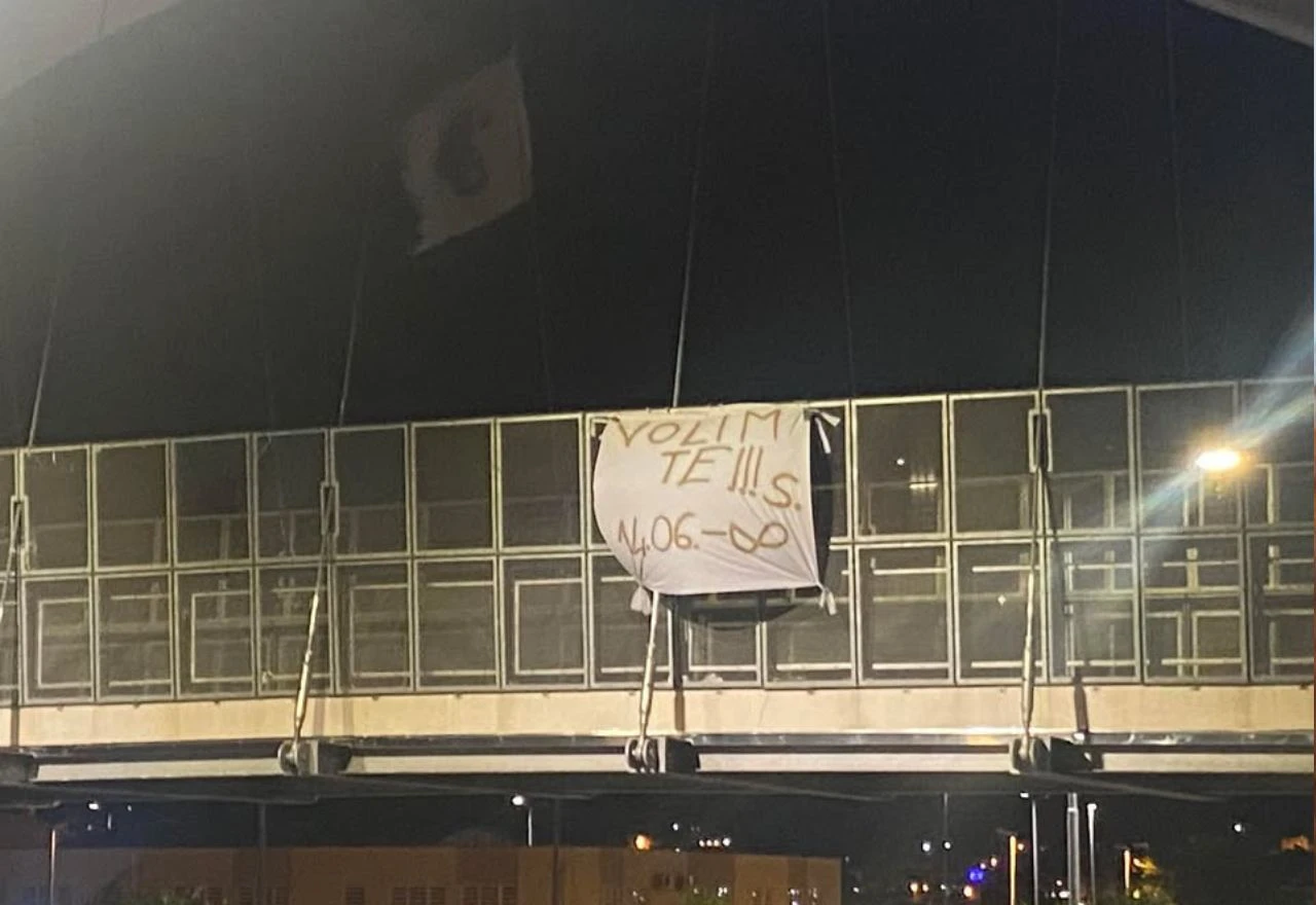 Mostarci nakon dugo vremena svjedoče javnom iskazu ljubavi