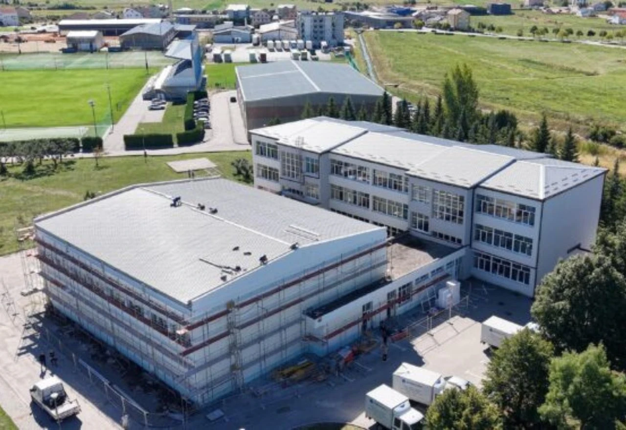 Tomislavgrad: Uloženo oko 2 milijuna maraka u obnovu škola i opremanje učionica