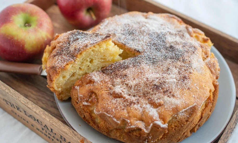 Savršen recept za jednostavan kolač s jabukama i cimetom