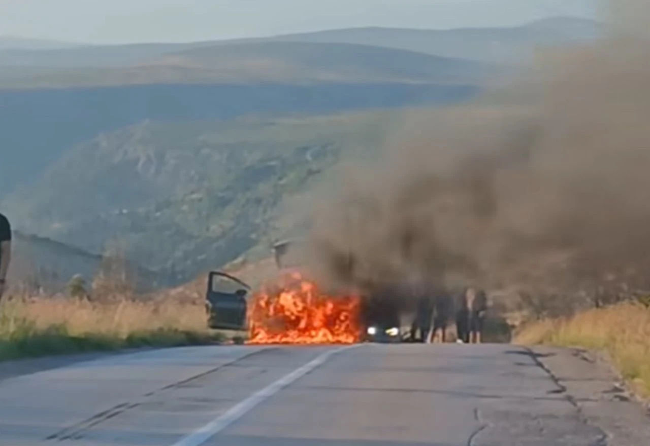 Zapalio se automobil na putu Stolac - Ljubinje