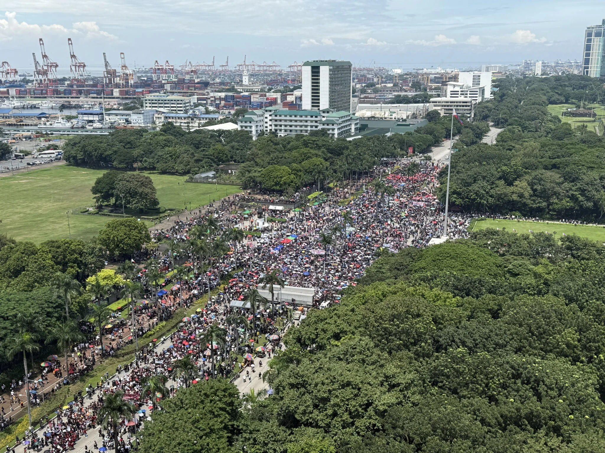FOTO/VIDEO: Filipinci masovno prosvjeduju protiv korupcije