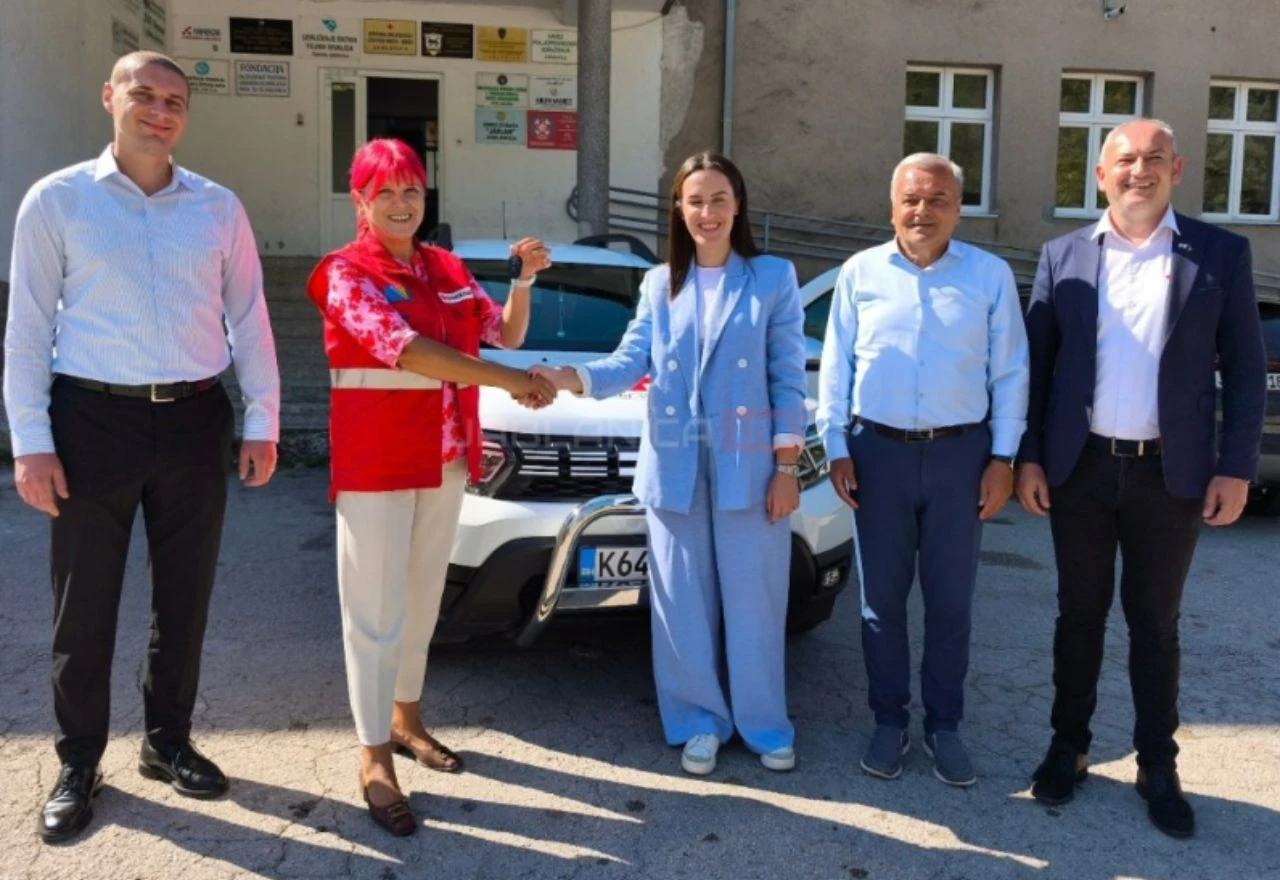Crveni križ Jablanica dobio prvo službeno vozilo u 30 godina