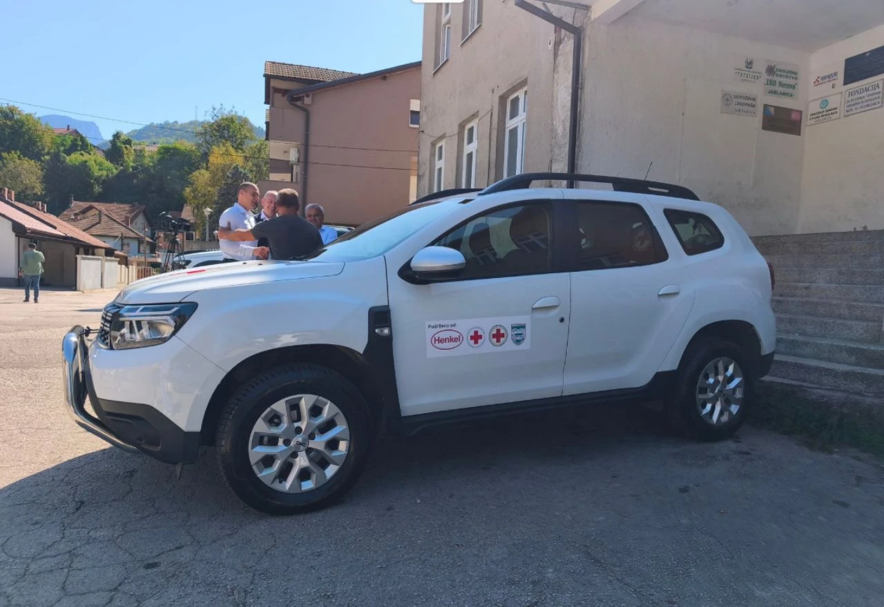 Crveni križ Jablanica dobio prvo službeno vozilo u 30 godina