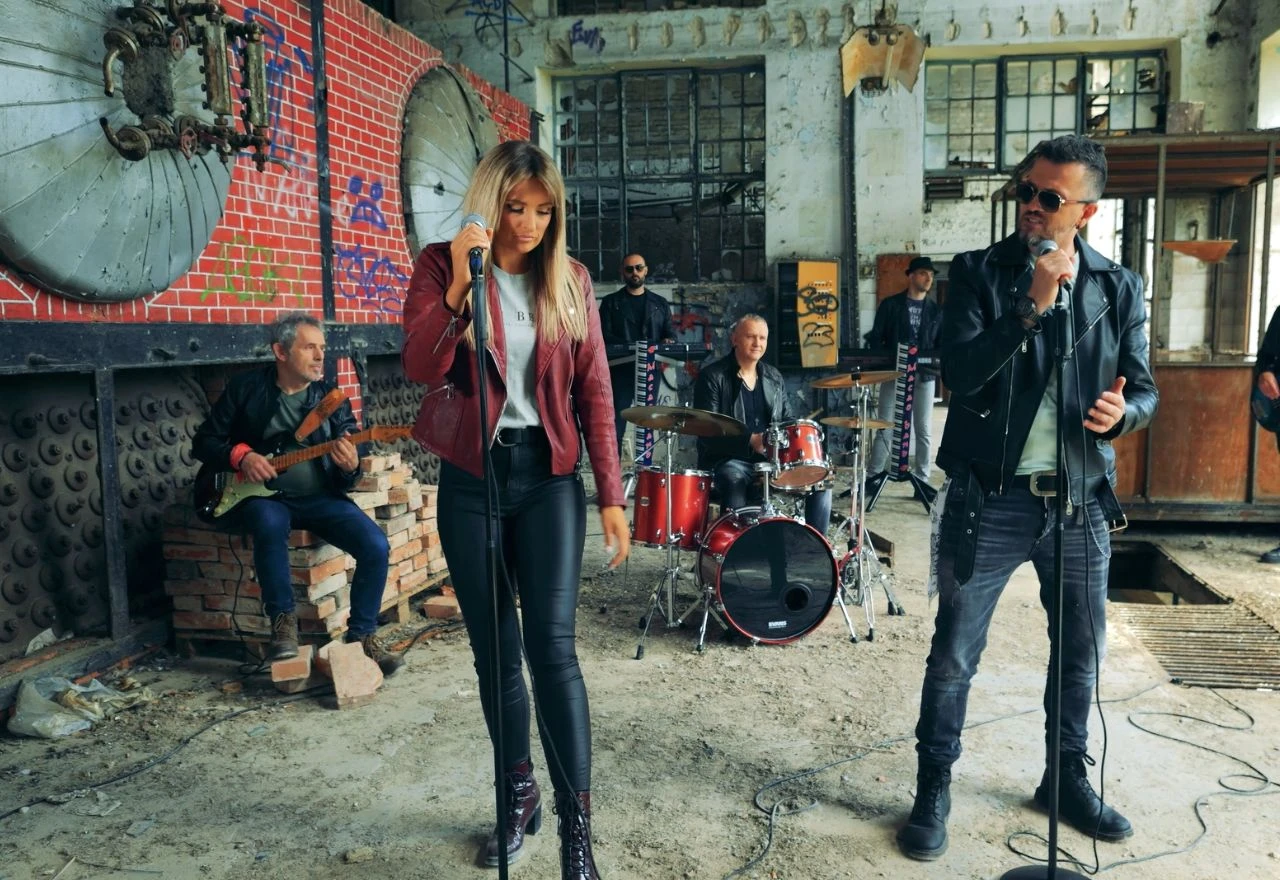 Macao band slavi 20 godina s pjesmom "Preživjet ću"