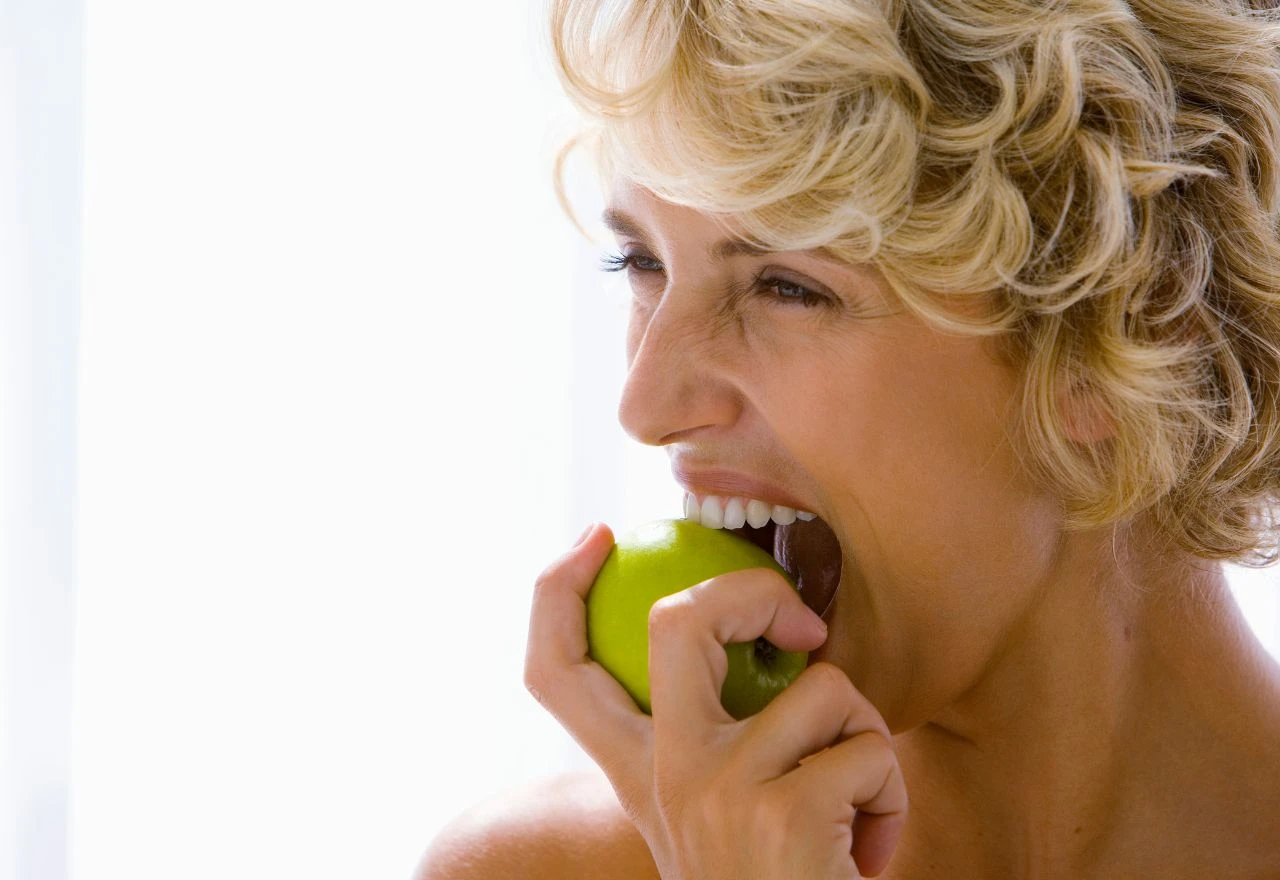 Je li pametno jesti jabuku navečer? Evo što na to kaže nutricionistica