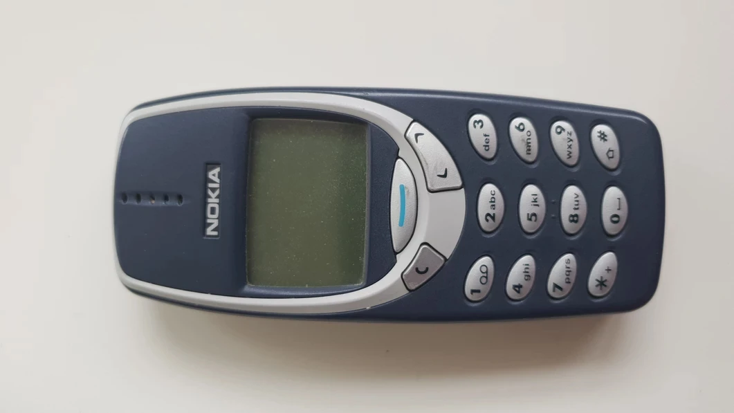 Sve veći povratak 'glupim' telefonima: Digitalni detoks osvaja svijet, dok Balkan iPhoneom ide suprotnim smjerom