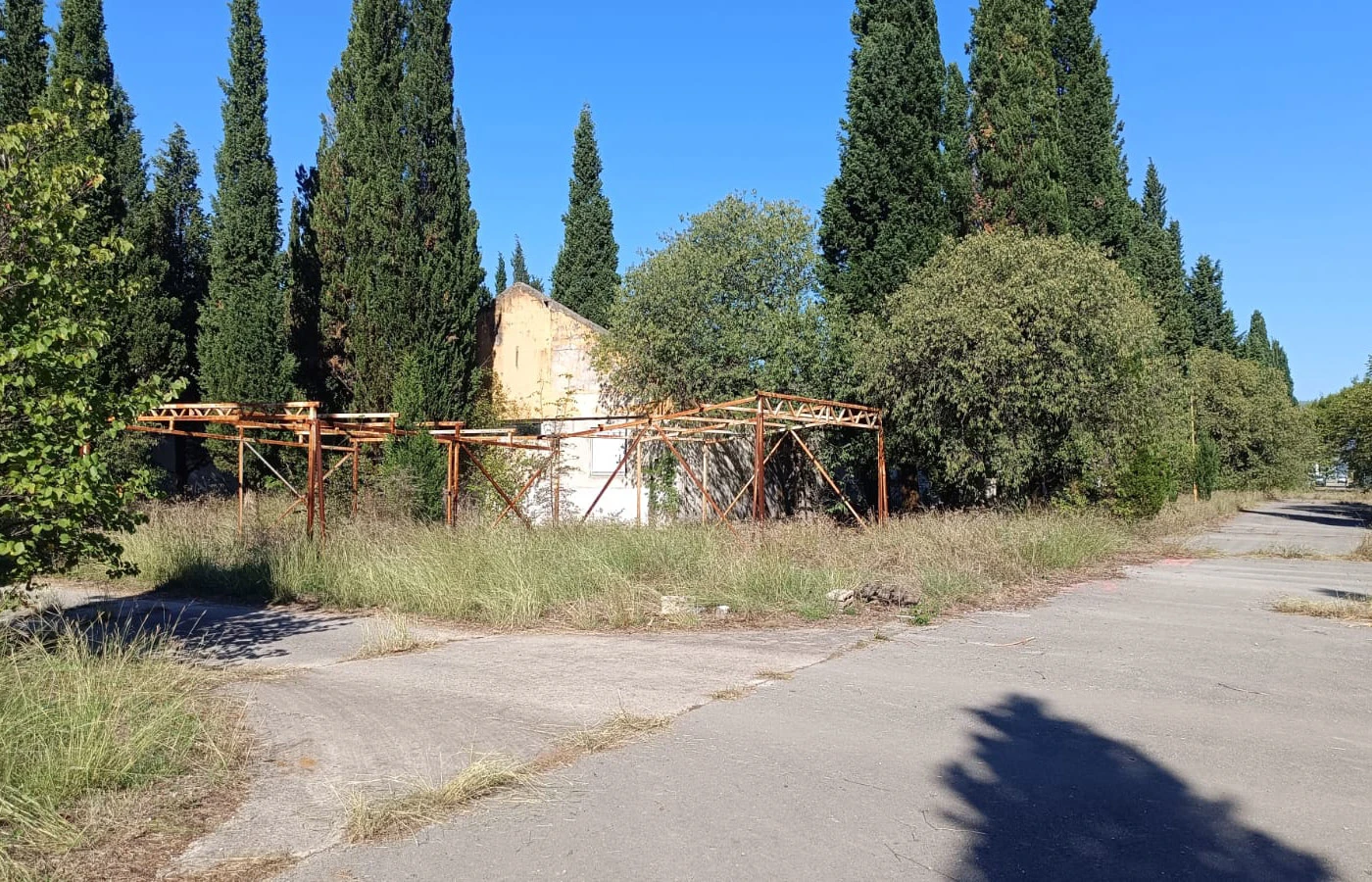 Vojna imovina u Ortiješu kuda bi trebala proći dionica Koridora Vc
