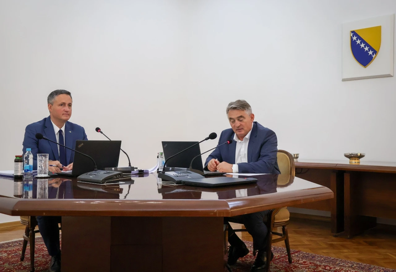 Neusvajanje proračuna institucija BiH: Komšić i Bećirović iznijeli svojih 9 istina