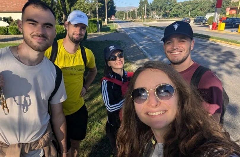 Duvanjski franjevac s mladima pješačio od Tomislavgrada do Međugorja