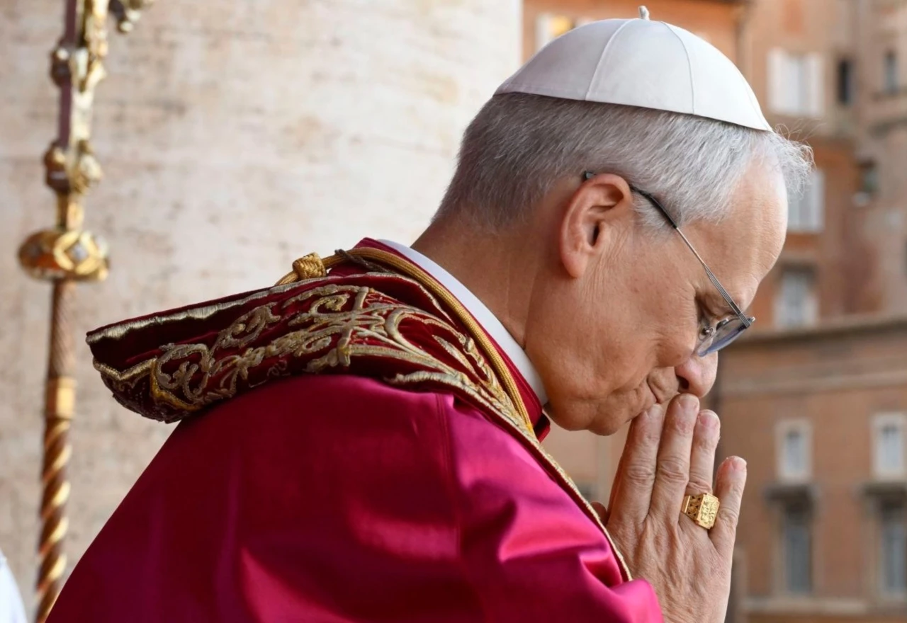 Papa pozvao katolike diljem svijeta da kroz listopad mole krunicu za mir