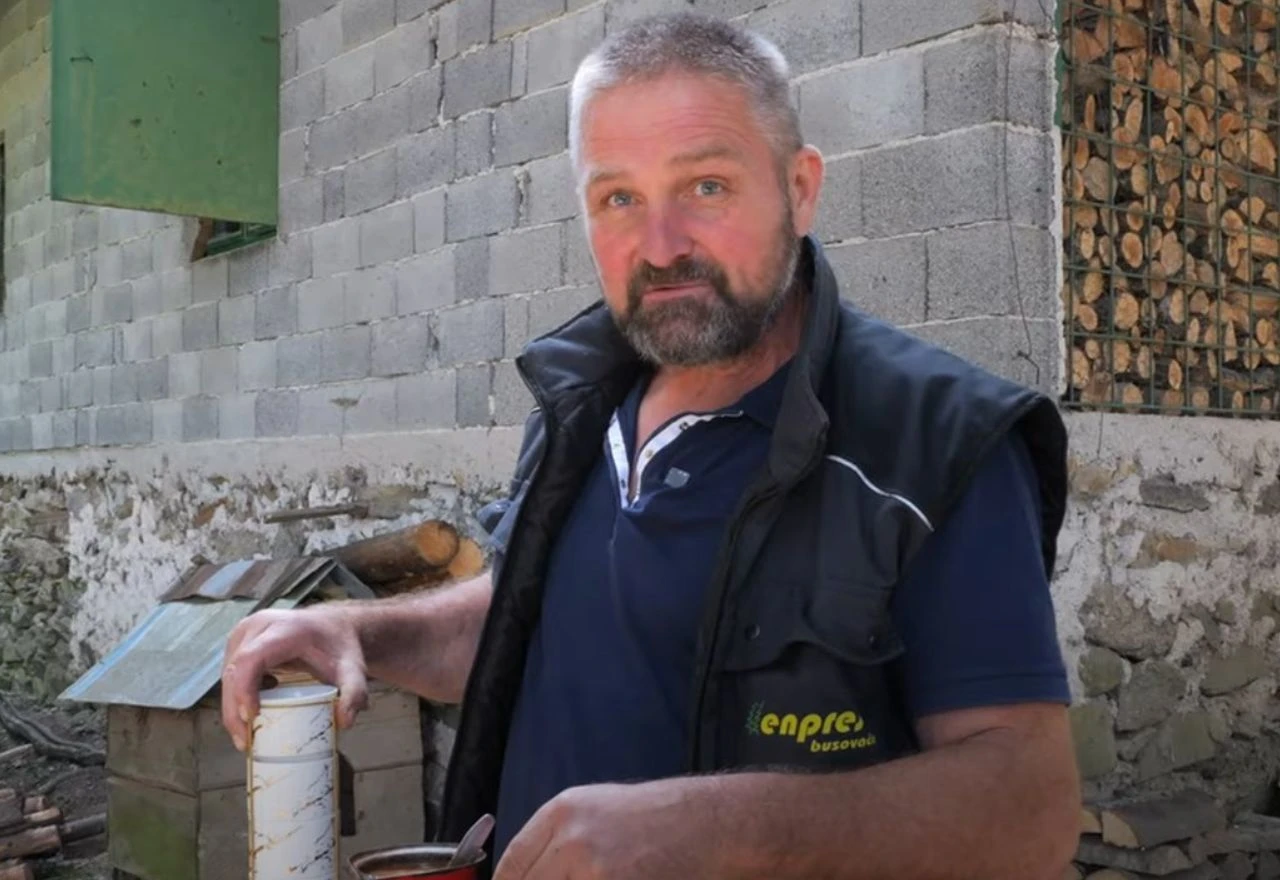 Napustio državnu službu i pobjegao u šumu