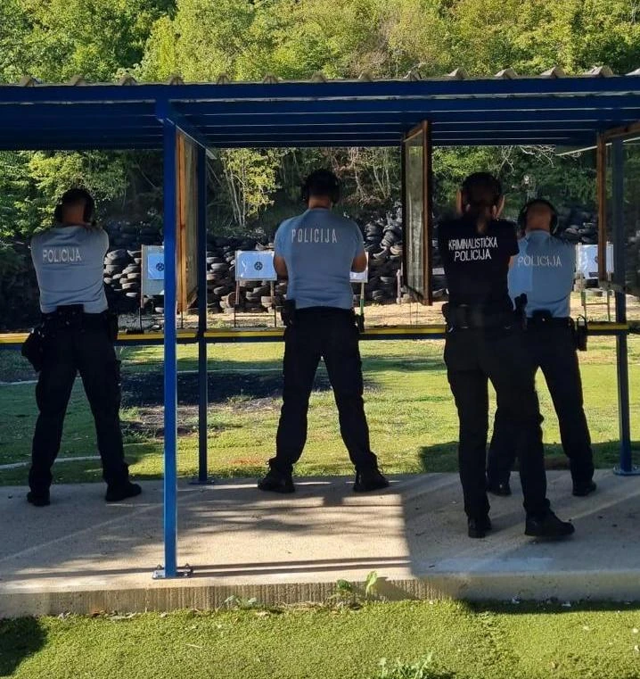 MUP ŽZH proveo obuku policajaca na strelištu