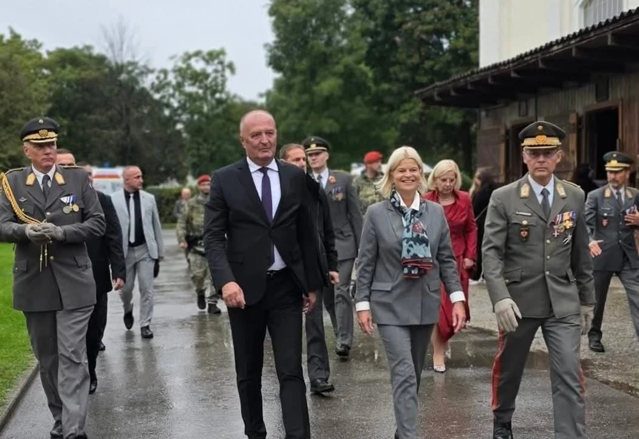 Helez kadetima Terezijanske vojne akademije: Želim vam zdravlje, snagu i mudrost u službi vašim državama