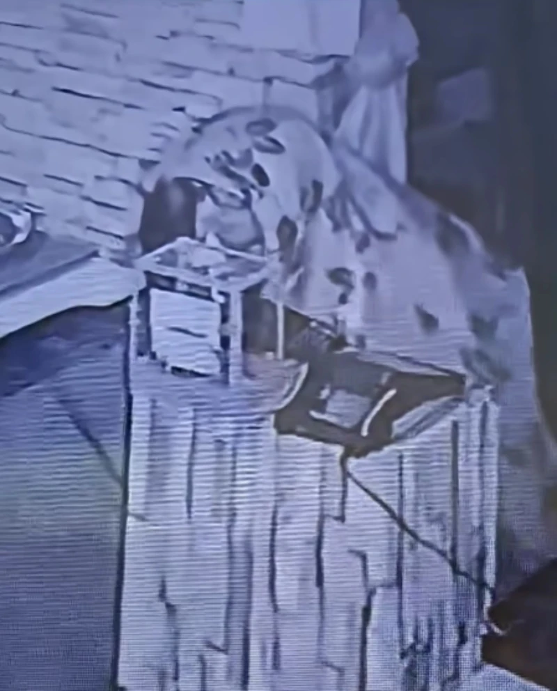 Pljačka buregdžinice: Razbojnik se pokrio dekom po glavi