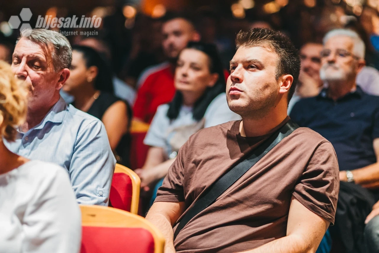 Film ''Konjic: 365 dana'' premijerno je prikazan ove subote u prepunom Hrvatskom domu herceg Stjepan Kosača u Mostaru