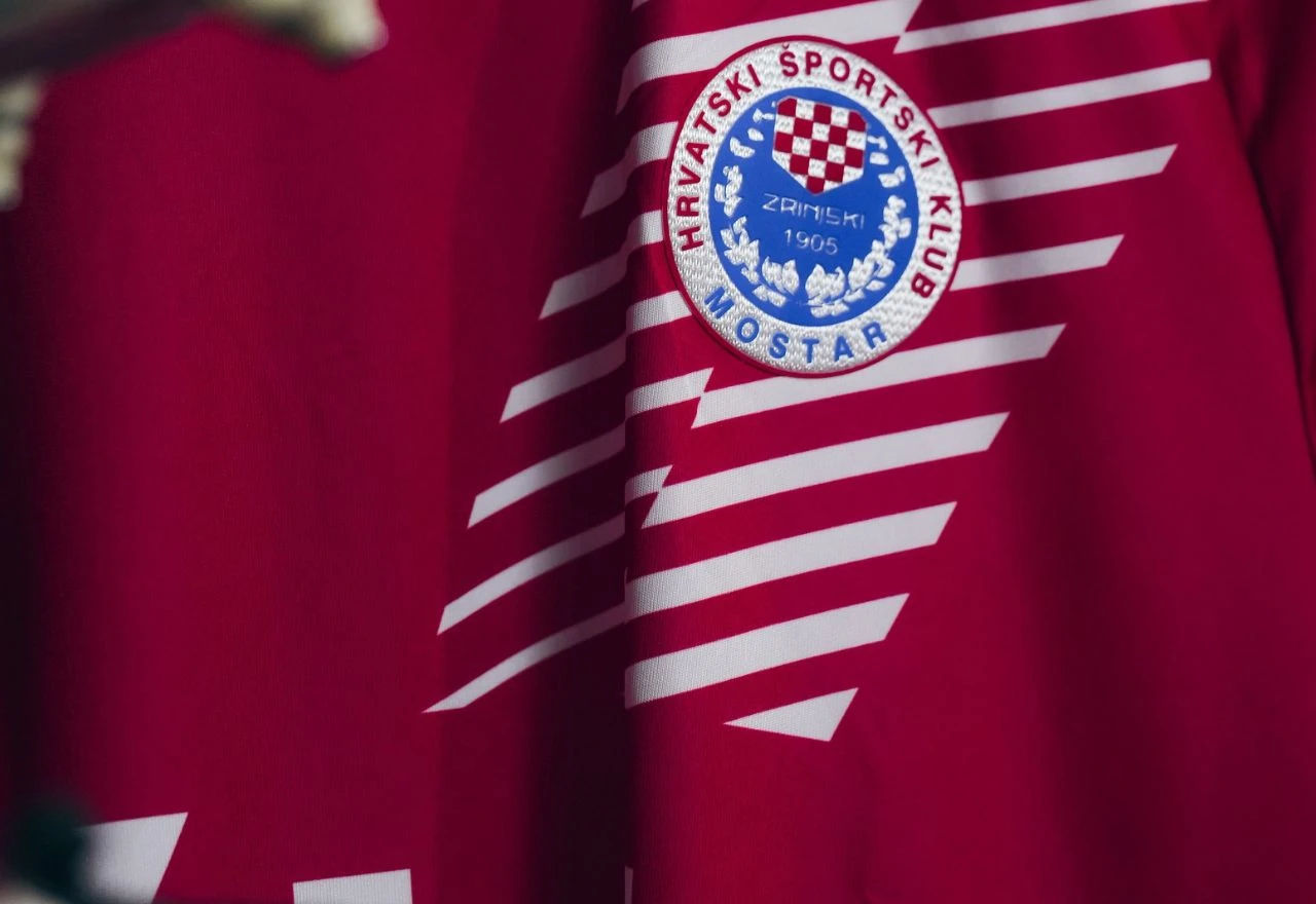 FOTO | Plemići lansirali treću garnituru dresova: Uz svaki kupljeni poklon ulaznica