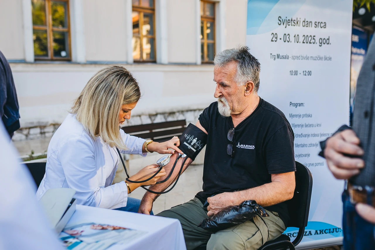 FOTO | Građani Mostara ovog tjedna besplatno mjere tlak i šećer