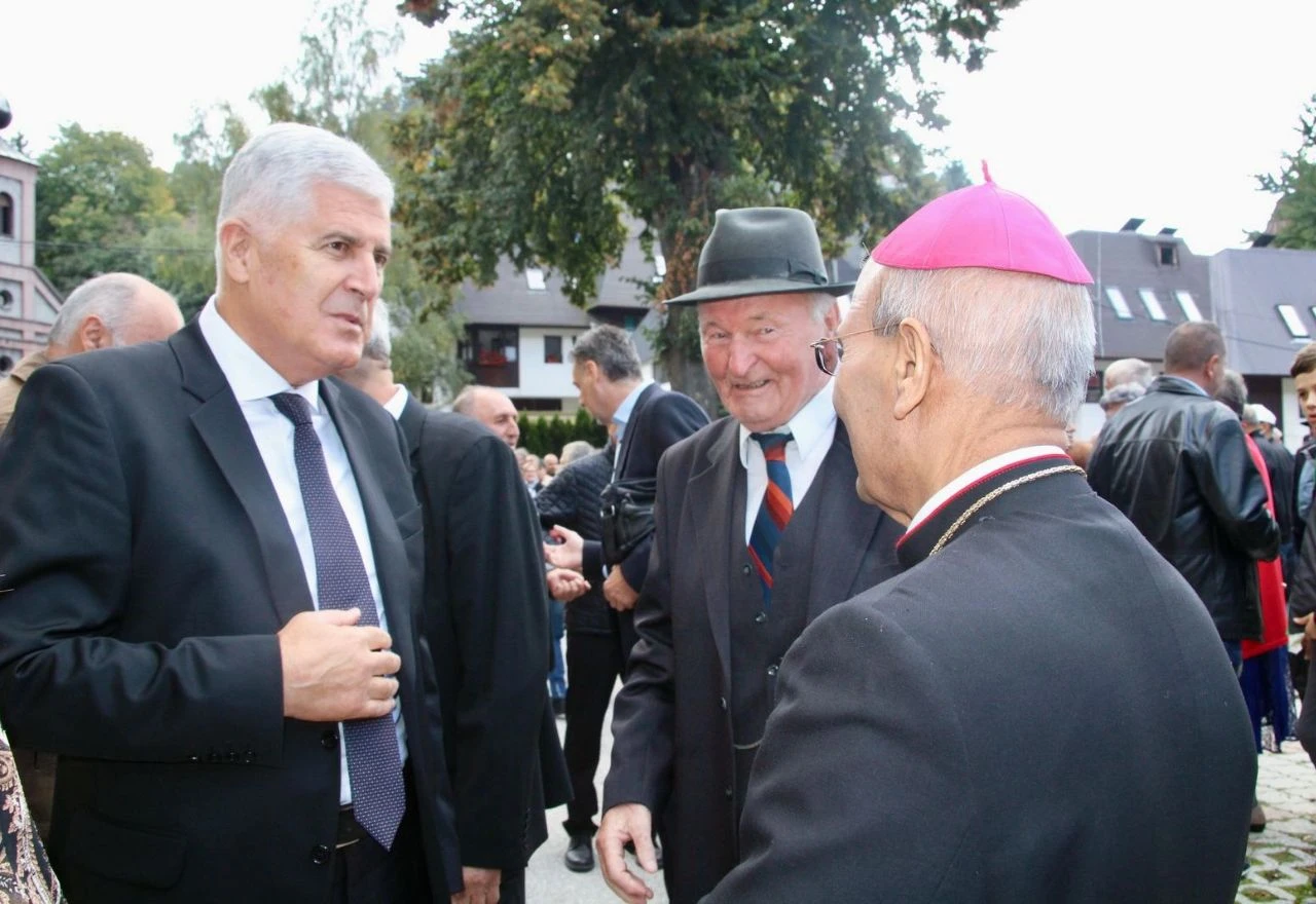 Proslava svetog Mihovila u Varešu i obilazak Male škole sestara franjevki