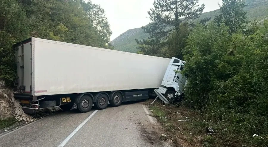 Teška prometna nesreća na cesti Trebinje - Nikšić