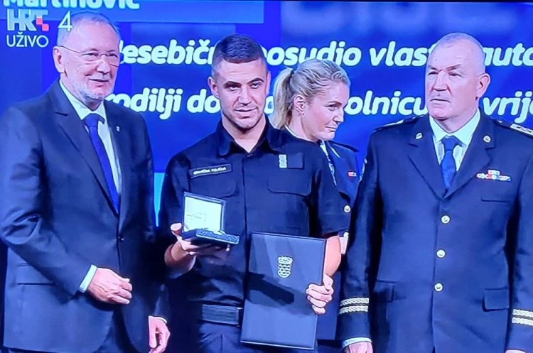 Policajac iz Čitluka nagrađen za čin kojim je spasio trudnicu