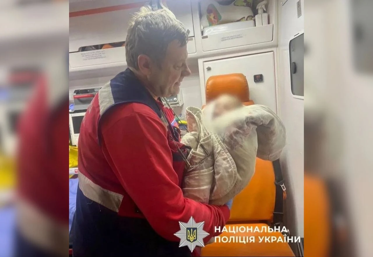 Liječnici plakali od tuge: Ostavila bebu samu u stanu pet dana i otputovala