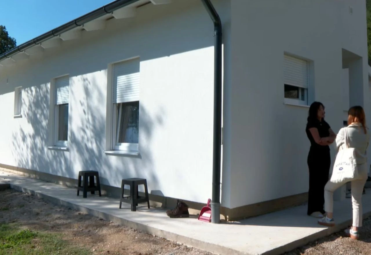 Prve obitelji uselile u nove kuće u Jablanici i Buturović polju godinu dana nakon poplava
