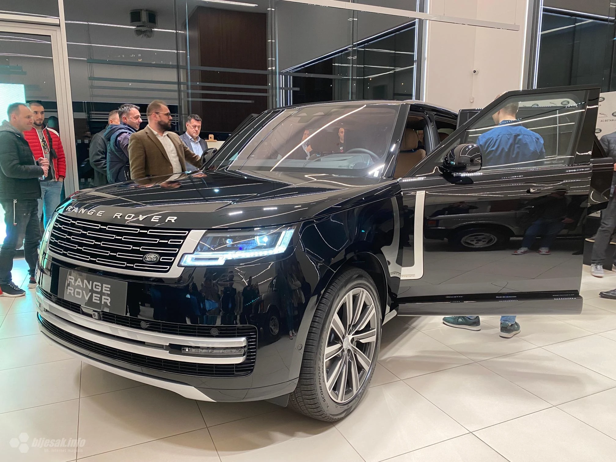 Britanska vlada spašava Jaguar Land Rover zajmom od 1,5 milijardi funti