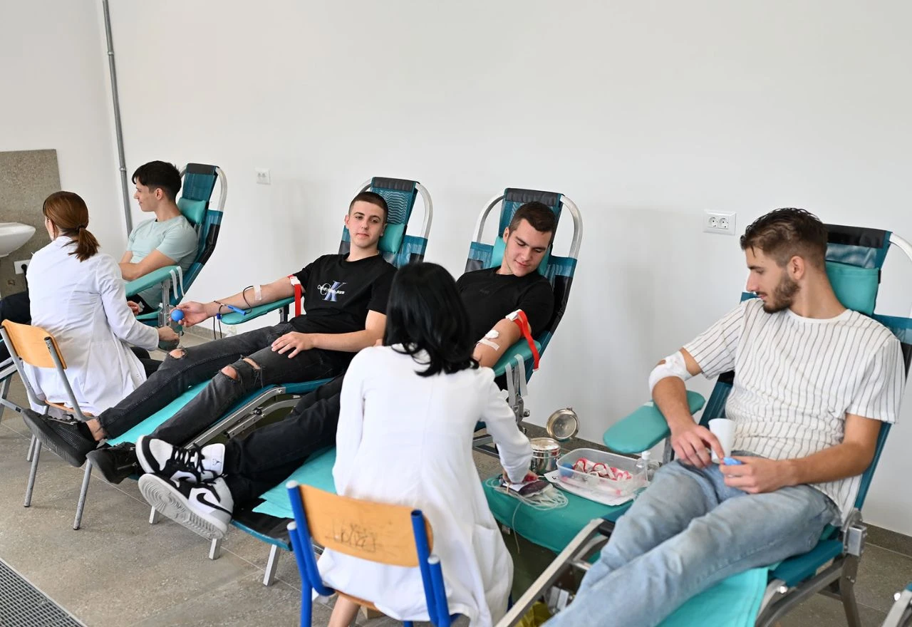 FOTO | Ljubuški srednjoškolci prvi put darivali krv