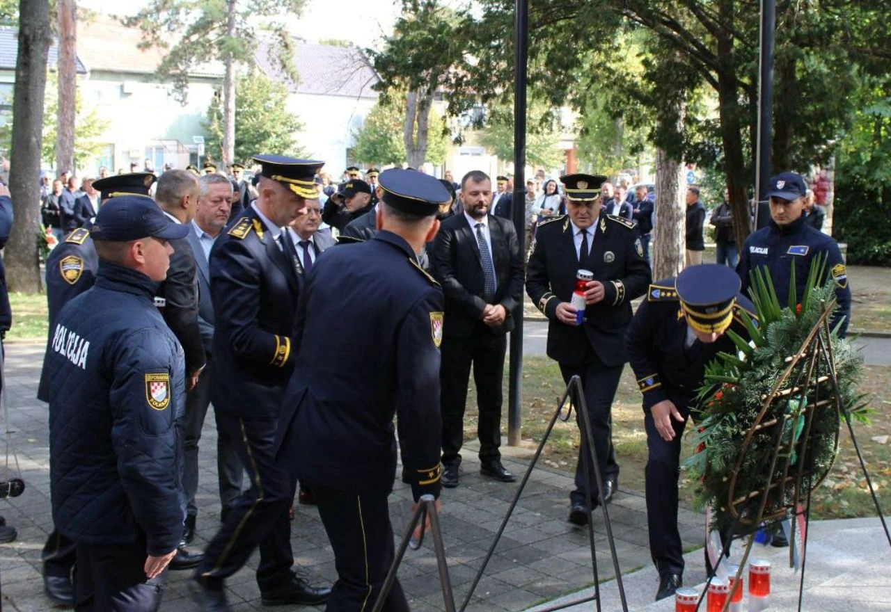 Policijski službenici ŽZH obilježili Dan policije u Orašju