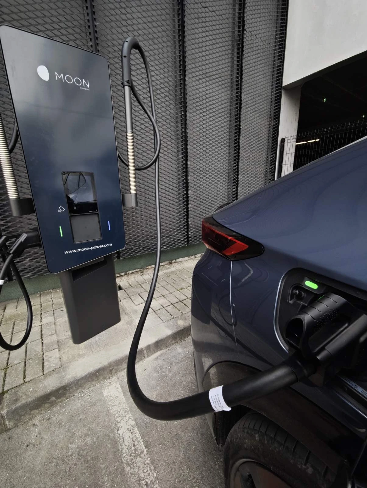 Novi brzi punjač za električna vozila snage 50 kW dostupan u sklopu tržnog centra Bingo