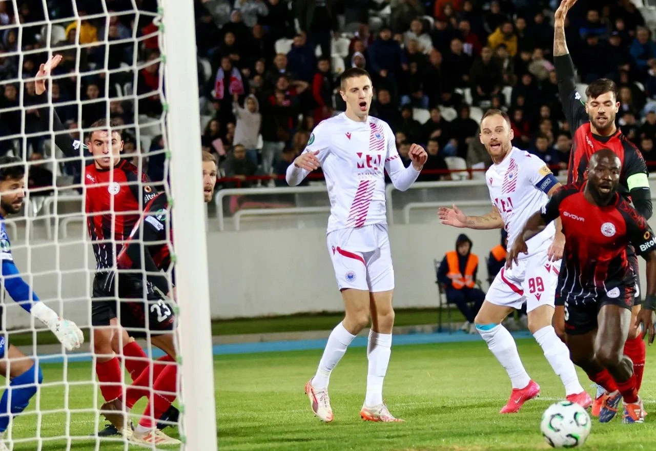Gol visio u zraku