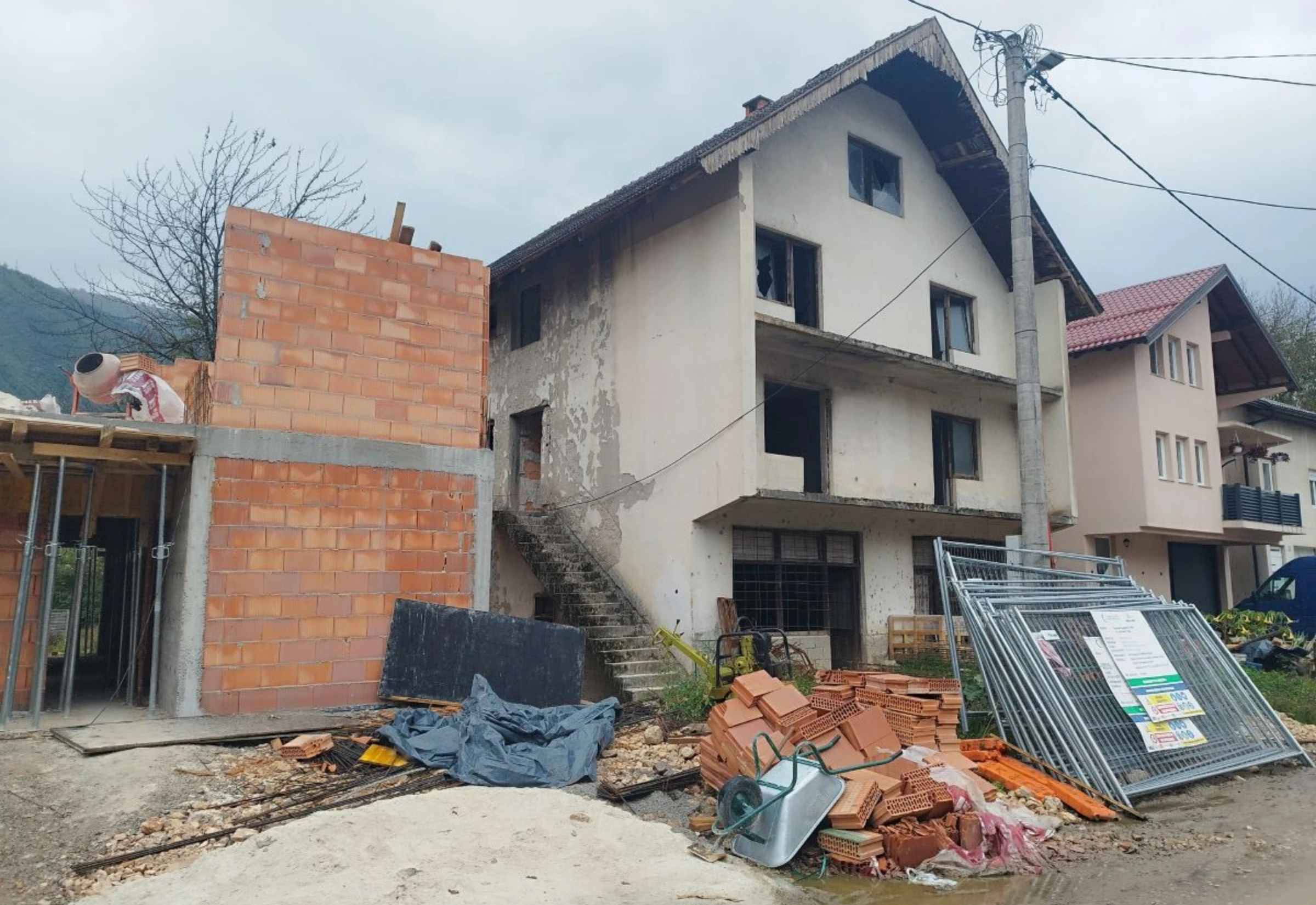 FOTO | Obnova kuća u završnoj fazi nakon poplava u Konjicu
