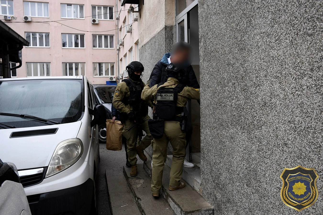 U velikoj akciji Federalne uprave policije zbog iznude uhićeno šest osoba