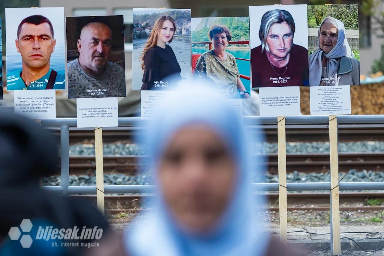 Neizmjerna tuga osjetila se ovog petka na komemorativnom okupljanju u Donjoj Jablanici, godinu dana od tragedije koja je zauvijek obilježila Hercegovinu