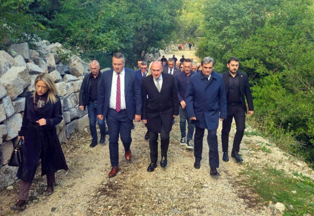 Hrvatska izaslanstva u Morinju spriječena u snimanju komemoracije
