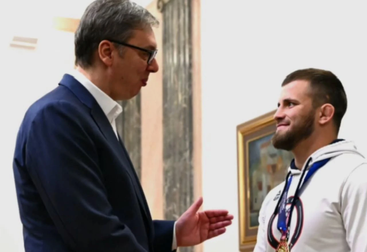 Vučić svjetskom prvaku: Hvala što si pokazao tri prsta u Zagrebu