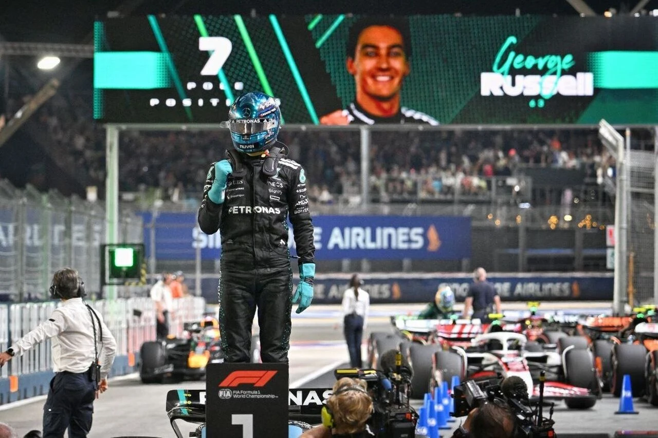 Russellu trijumf, McLarenu druga konstruktorska titula zaredom