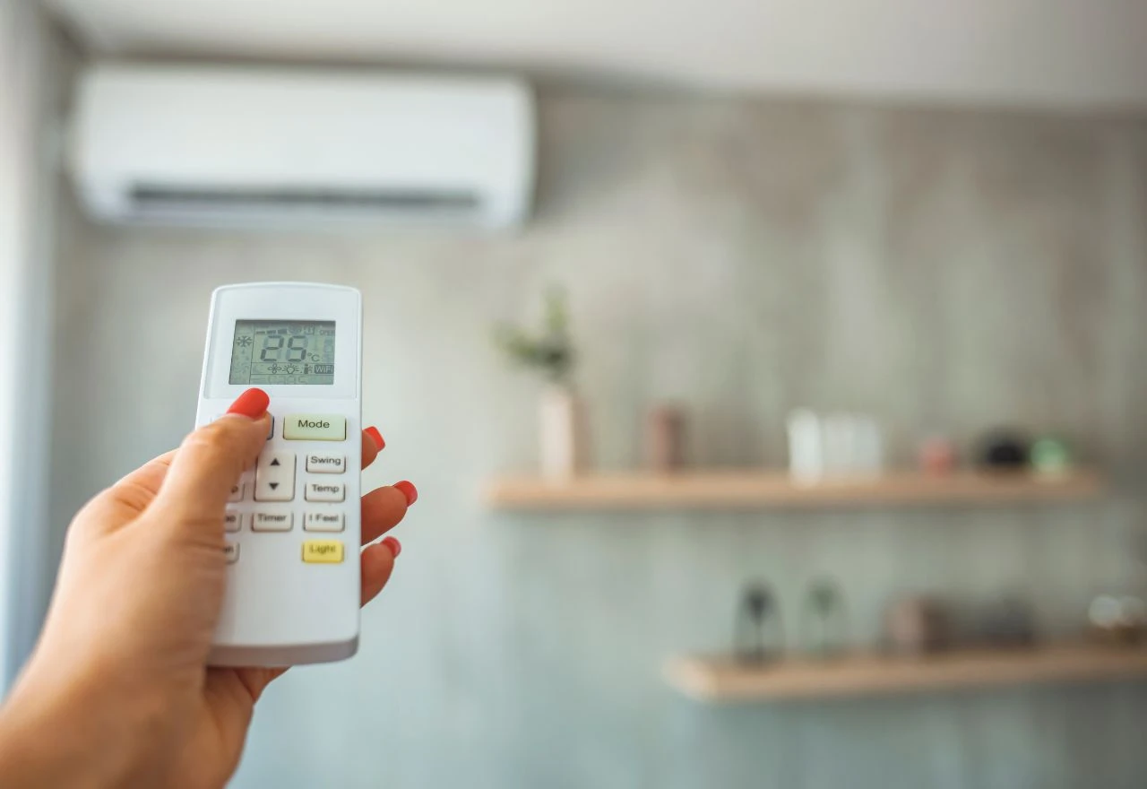 Grijete se na klimu? Evo kako najbolje podesiti temperaturu da uštedite struju