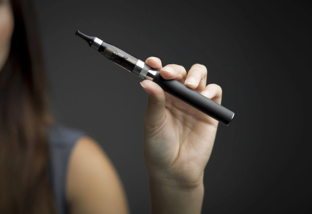 WHO: Najmanje 15 milijuna tinejdžera u svijetu koristi e-cigarete