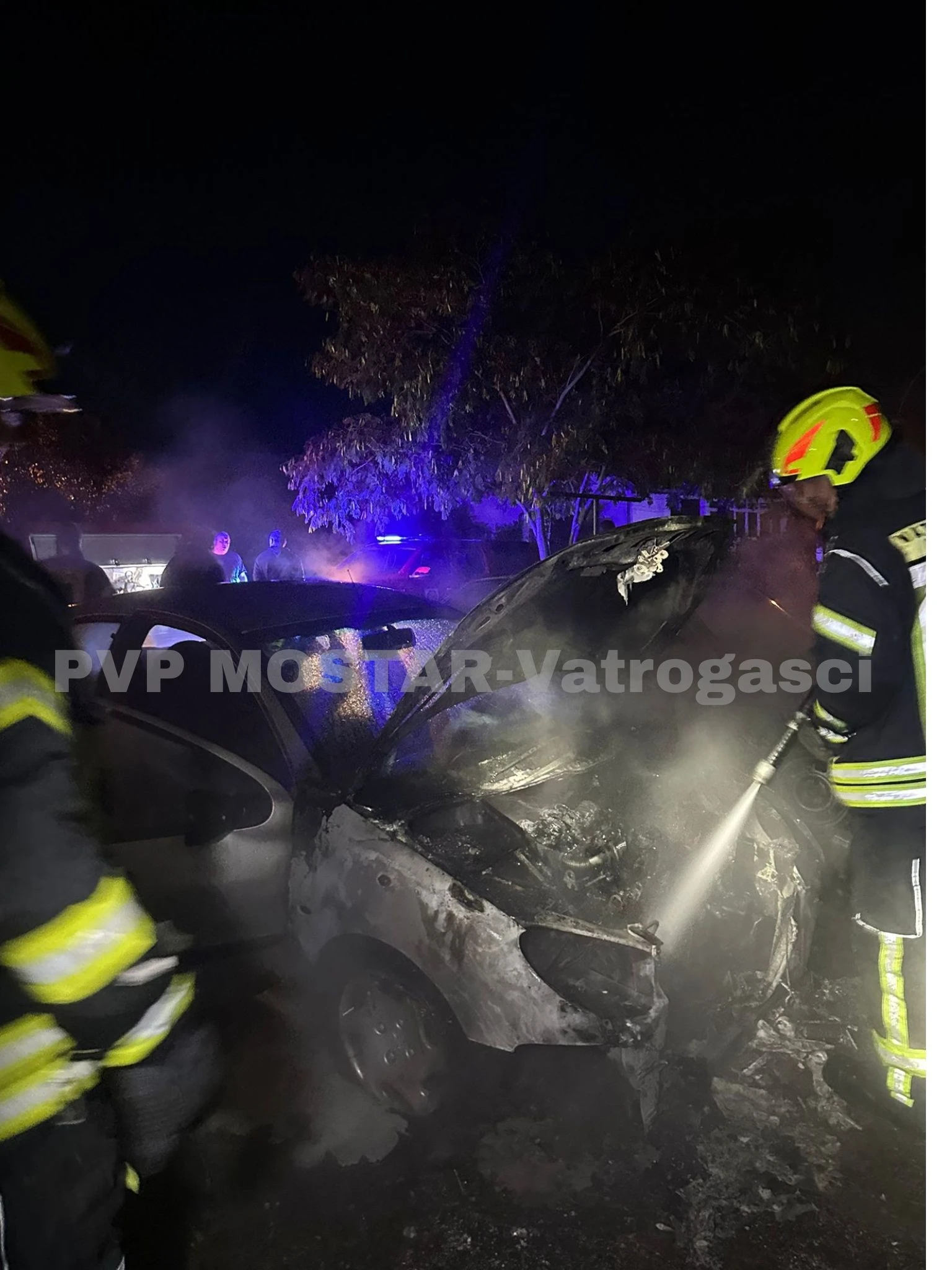 U Mostaru gorio automobil u Baćevićima
