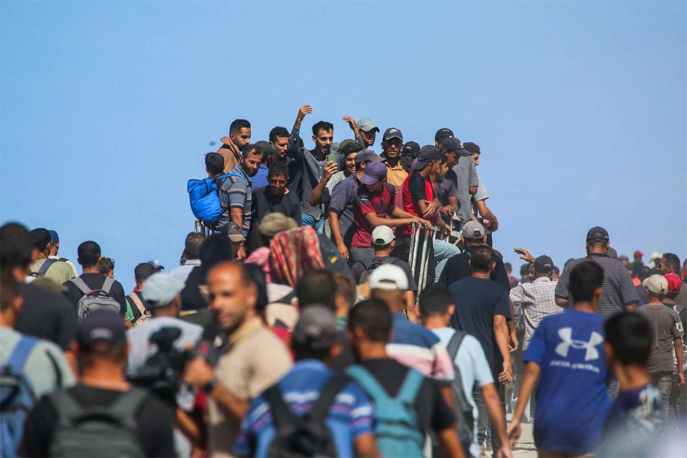 FOTO / VIDEO | Biblijski prizori iz Gaze: Palestinci hrle razrušenim domovima